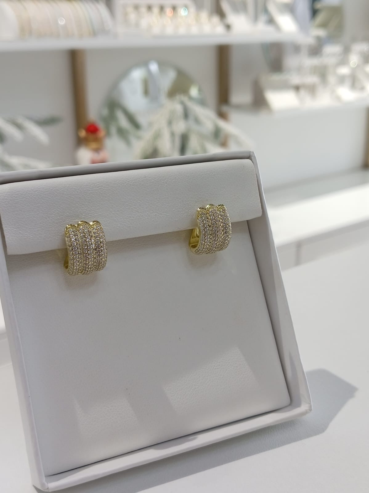 Pavé Hoops