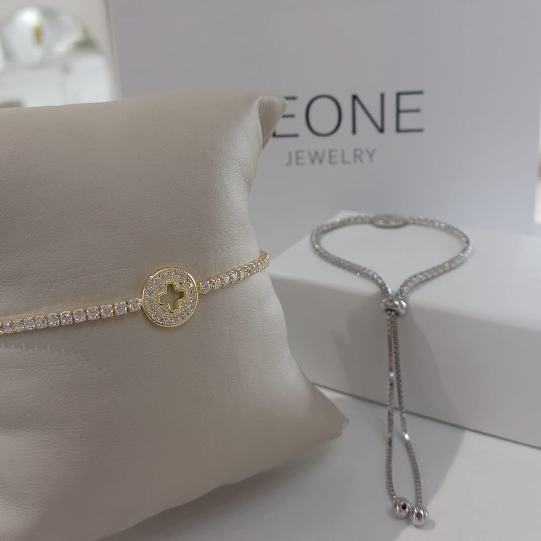 Clover bracelet