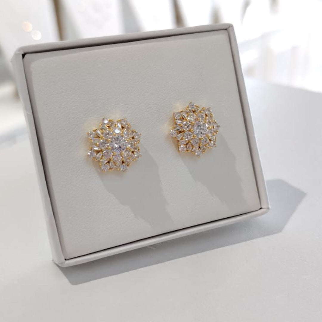 Cone CZ studs
