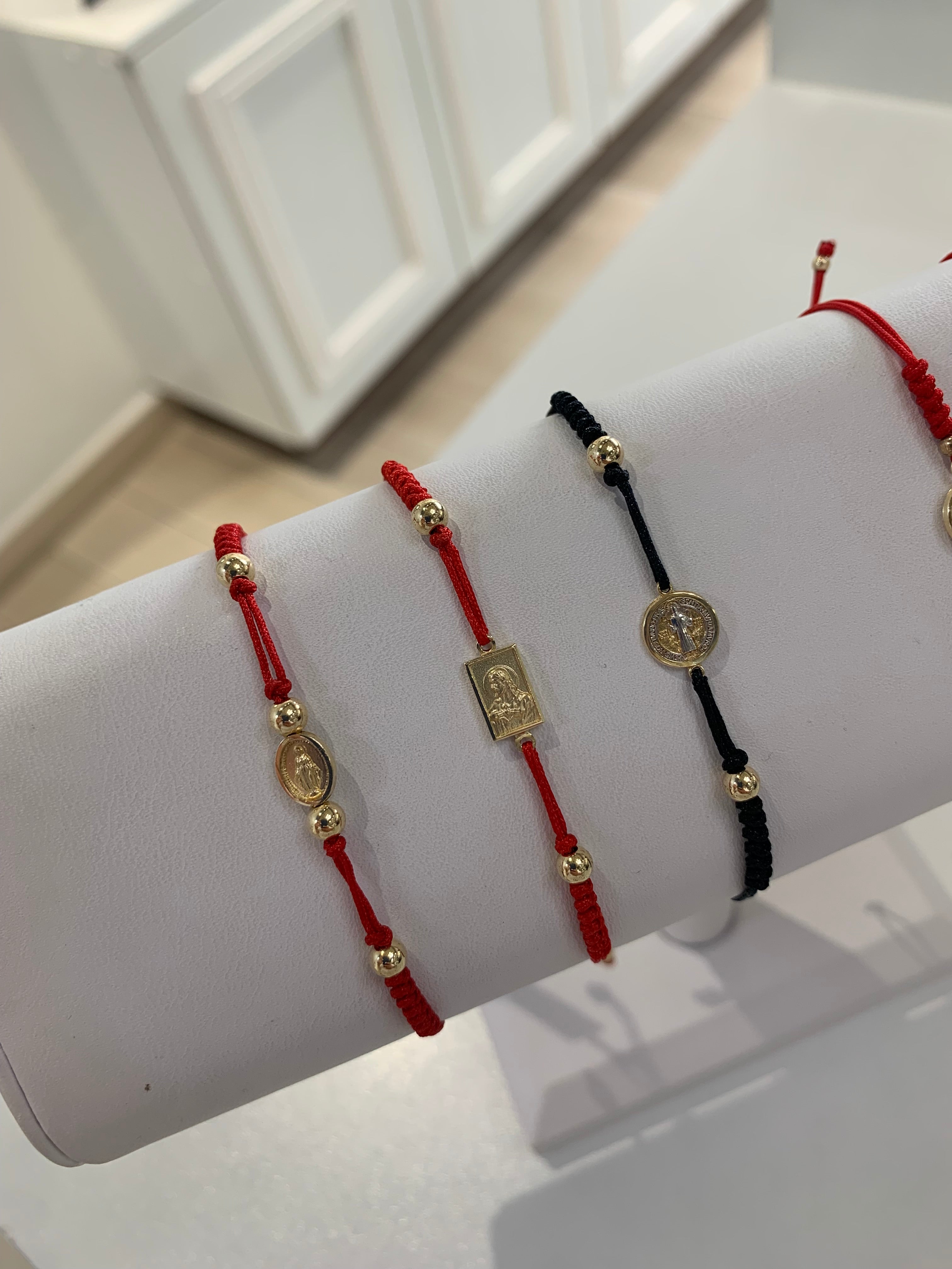 Pulsera Hilo Escapulario - Oro 14k