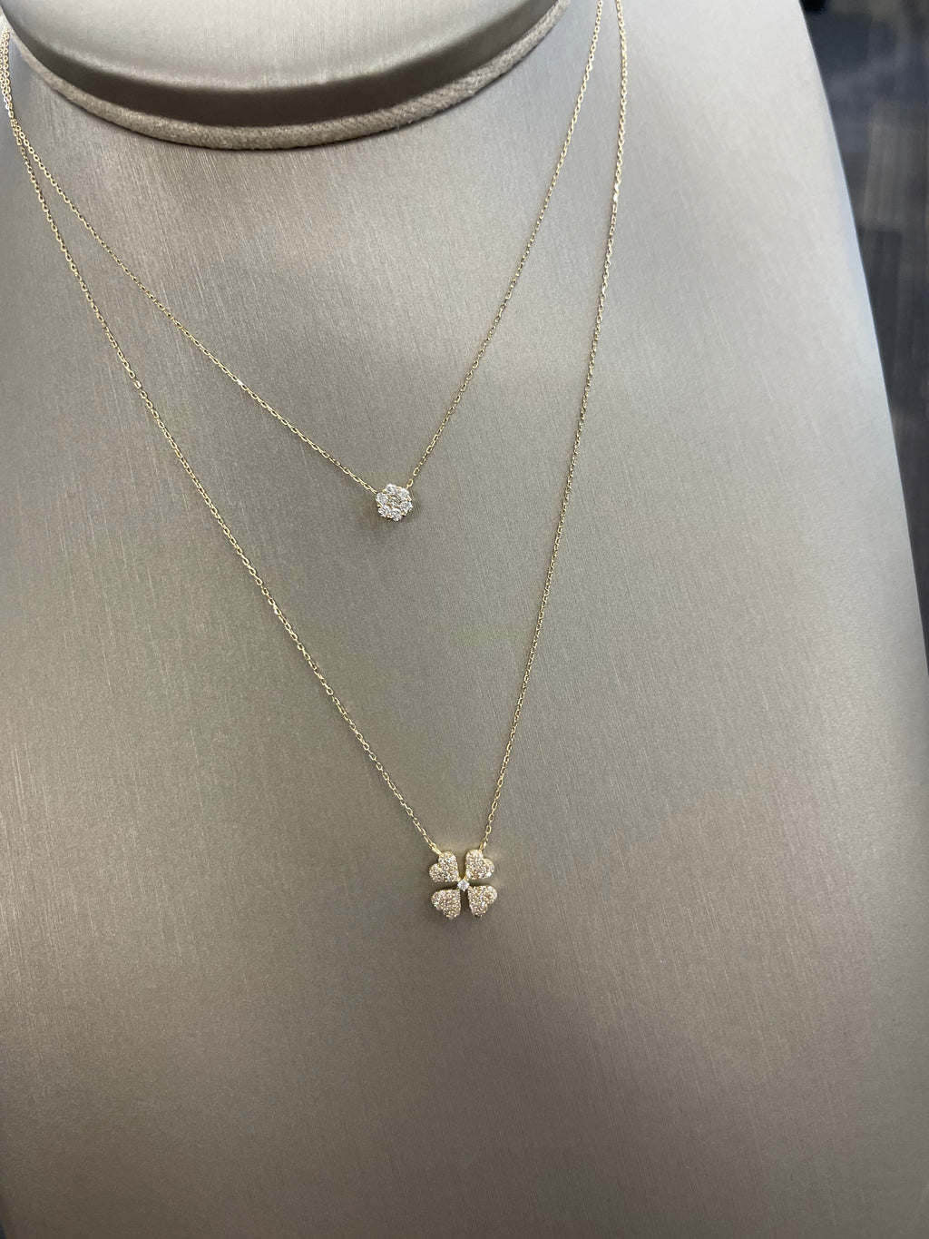 Clover Diamond Necklace 18K